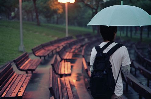 晚安心语:曾经的拥有,要记得感恩;错过的美丽,要懂得放手1