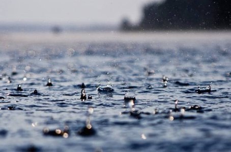 描写雨的经典语录,跟雨有关的短句子