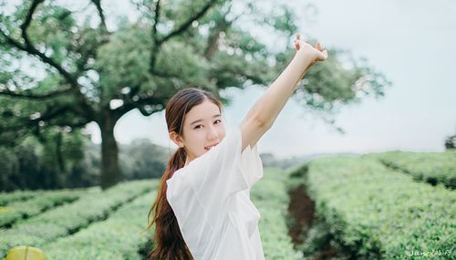 阳光暖心励志说说句子：风雨人生，给自己一个微笑