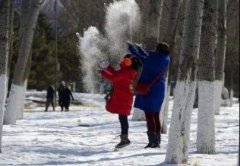 下雪了有意境的心情说说短句，带