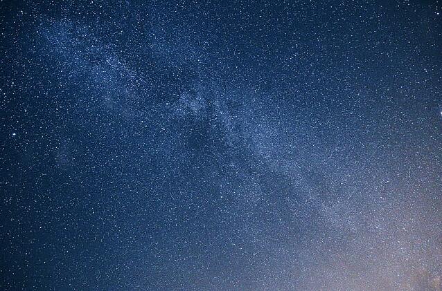 夜晚发朋友圈的句子